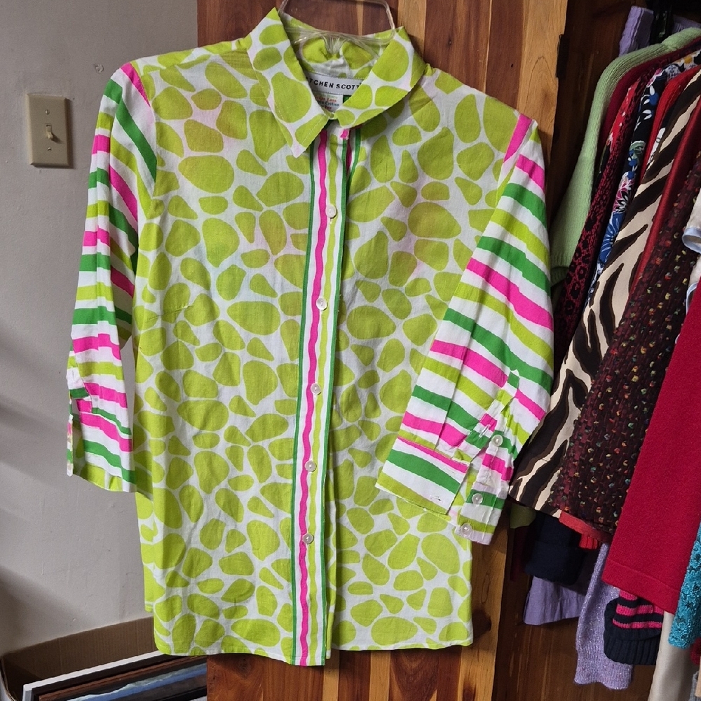 Gretchen Scott Designs Lime and Pink Leaf Print Shirt Size Small